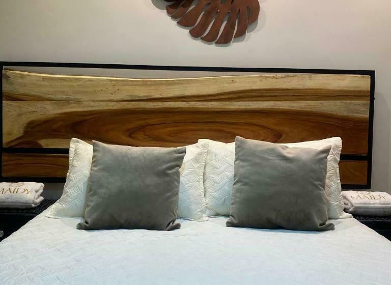 Standardrum, Maidy Luxury