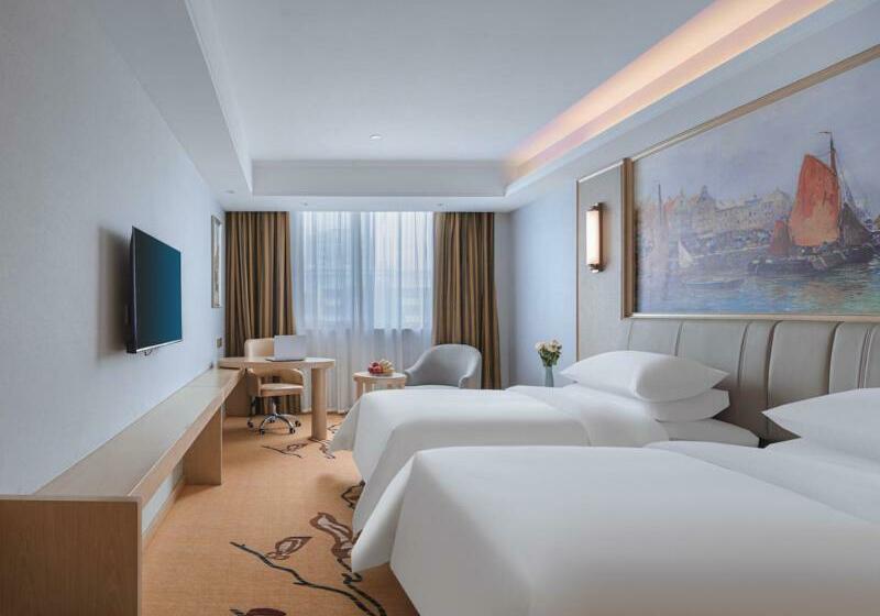 Номер Deluxe, Vienna Hotel Yangzhou Gaoyou Dongfangyujing