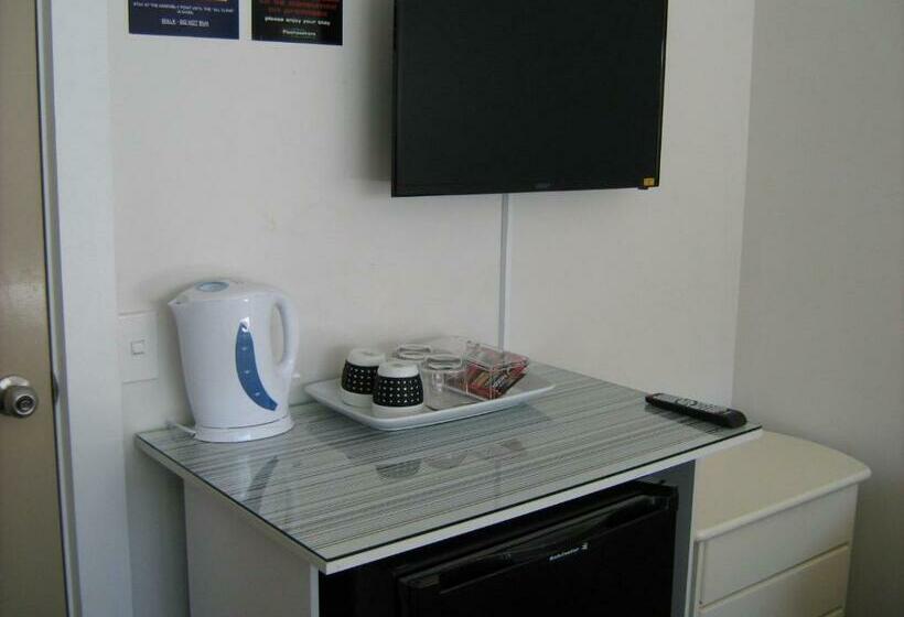스위트, Downtown Backpackers & Accommodation