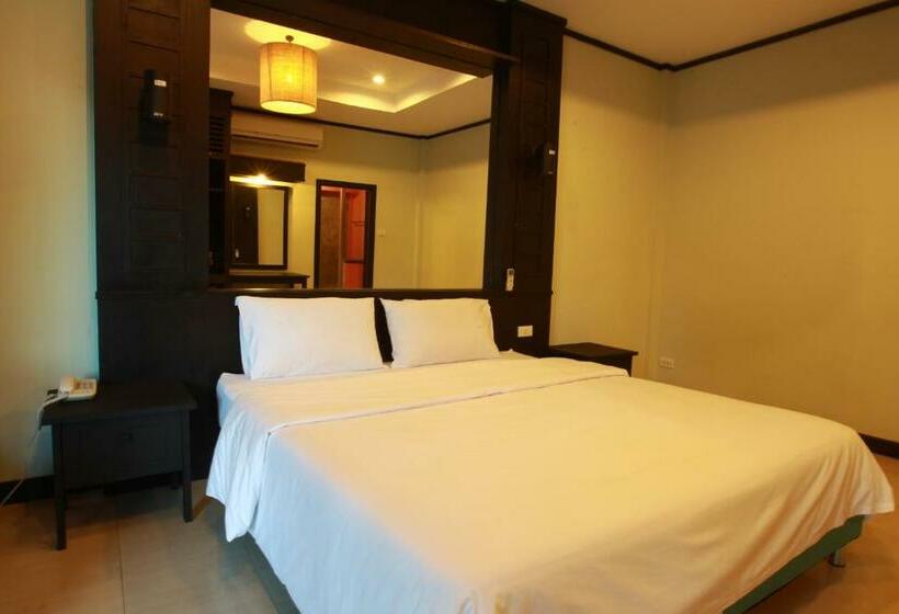 Номер Superior с Балконом, Nice Resort Pattaya