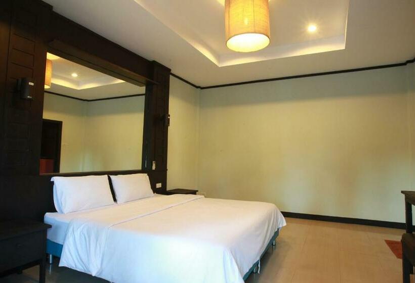 Номер Superior с Балконом, Nice Resort Pattaya