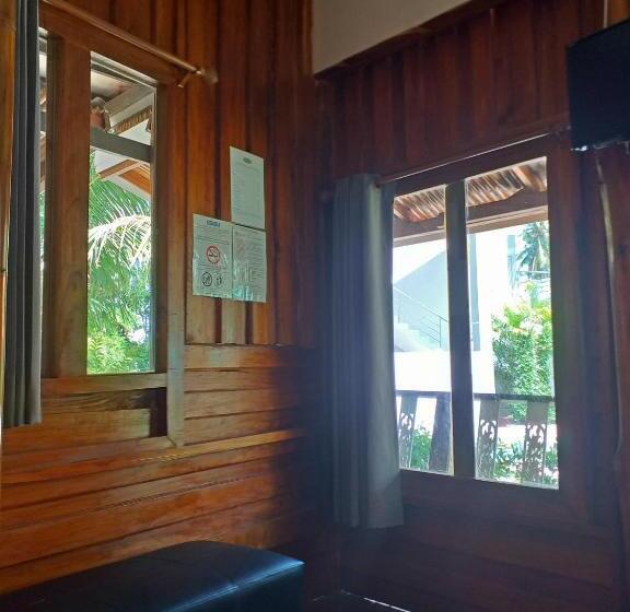 Семейное Бунгало, The Ford Sunset Beach Resort