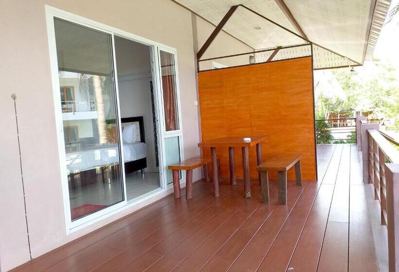 Трехместный Номер Deluxe, The Ford Sunset Beach Resort
