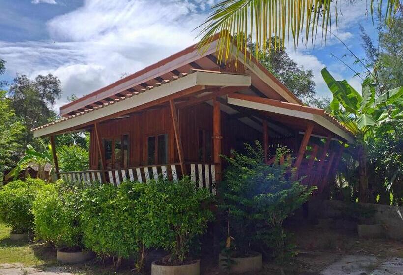 Семейное Бунгало, The Ford Sunset Beach Resort