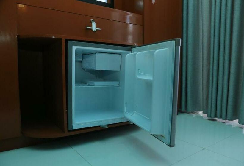 اتاق لوکس سه تخته, Sp Tourist Hotel Jaffna