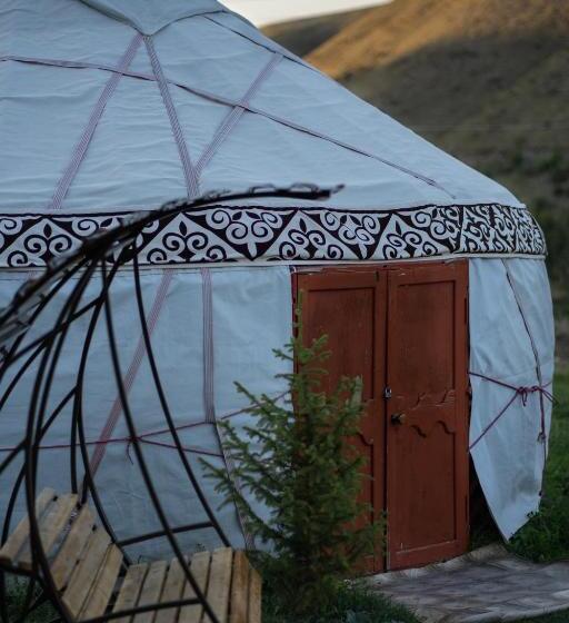 خانه 1 خوابه, Karakol Yurt Village