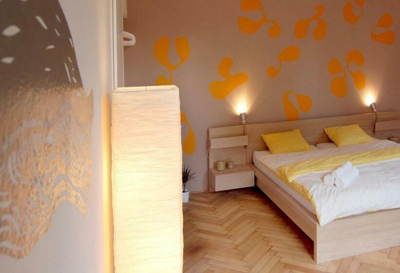 带1个卧室带花园景观的公寓, Vila Jasmína