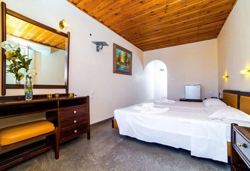 Quarto Estandar Vista Mar Lateral, Ambrosia