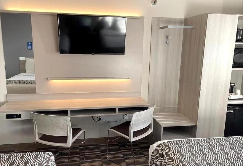 Номер Стандарт Адаптированный для Инвалидов, Coratel Inn & Suites By Jasper Rochester