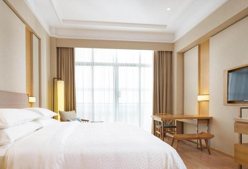 Стандартный Номер Нижний Этаж, Four Points By Sheraton Chengdu, Pujiang Resort