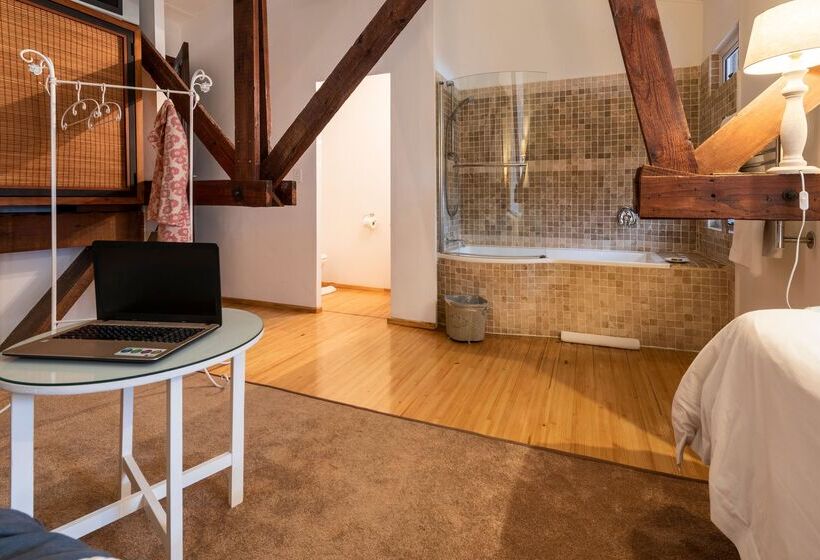 Номер Deluxe, The Lofts Boutique