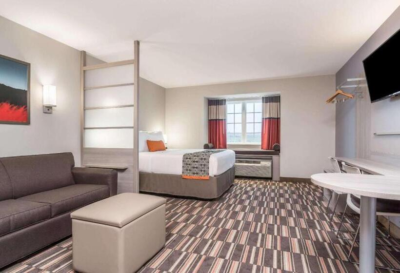 Студия Стандарт, Coratel Inn & Suites By Jasper Rochester