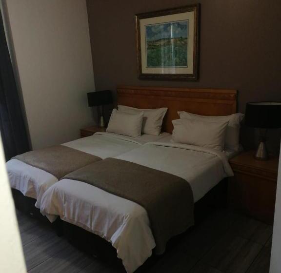Номер Executive, Airport Inn And Suites