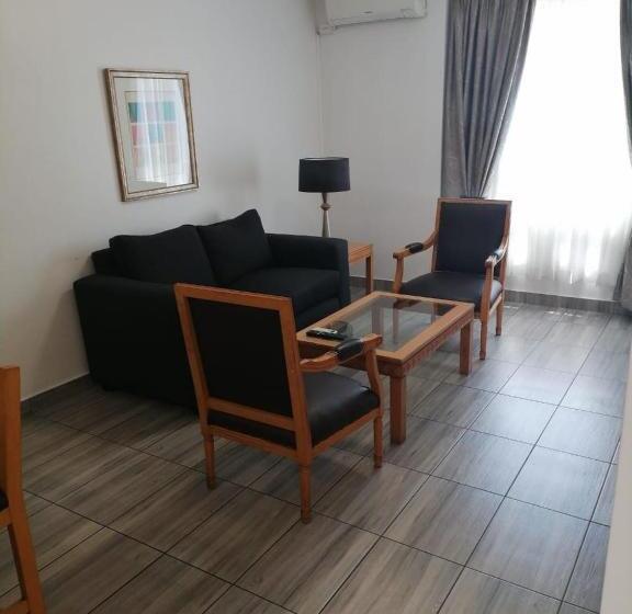 Номер Стандарт, Airport Inn And Suites