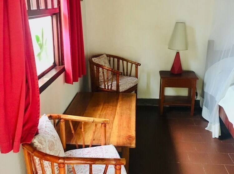 Quarto Triplo Estandar, El Encanto