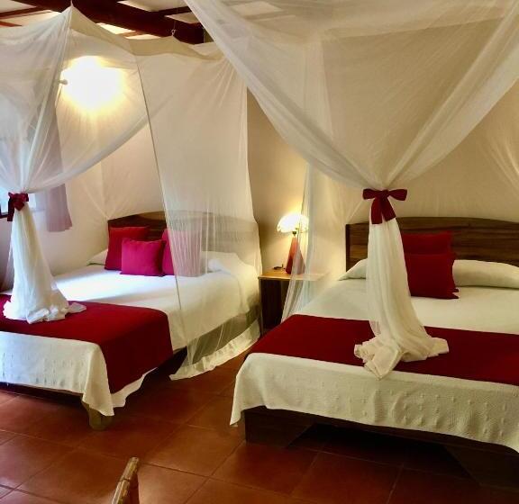 غرفة عائلية, El Encanto