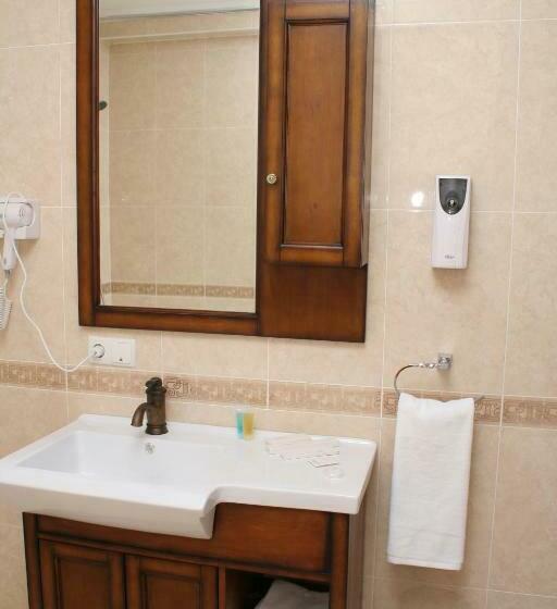 اتاق استاندارد, Abai Inn   Nursaya