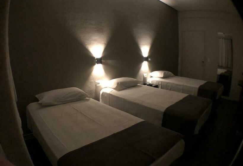 اتاق استاندارد سه نفره, Hostel Carabelas   Proximo A 25 De Março E Brás
