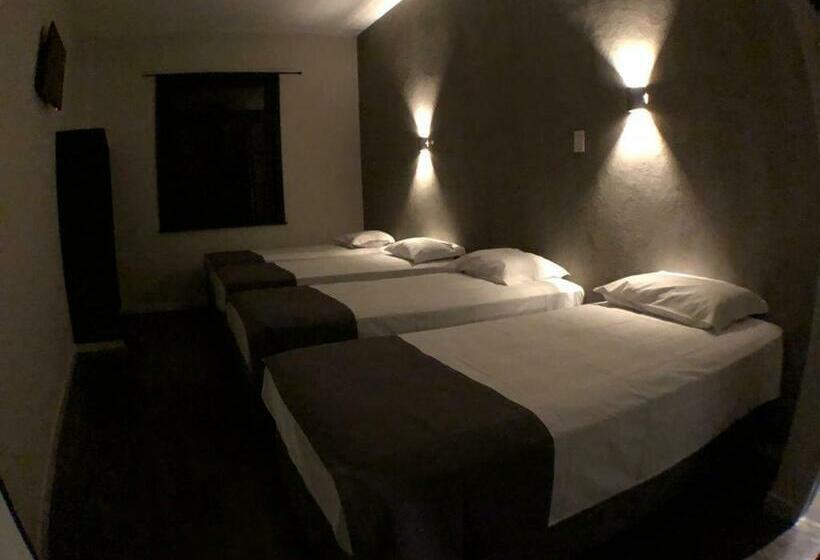 اتاق استاندارد چهار تخته, Hostel Carabelas   Proximo A 25 De Março E Brás