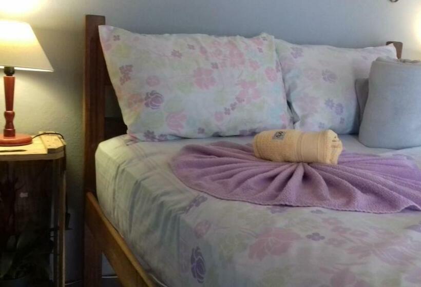 Люкс Повышенной Комфортности, Maracujá Hostel