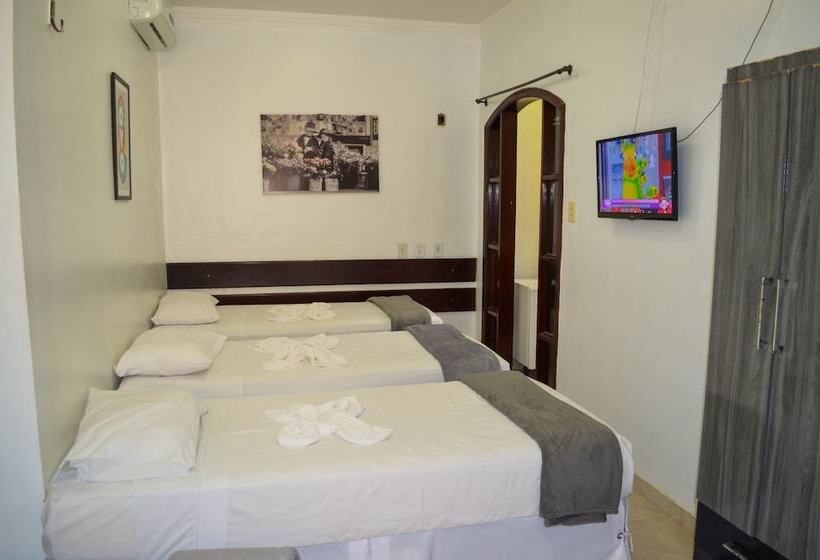 Quarto Quádruplo Estandar, Diamante Negro   Salvador