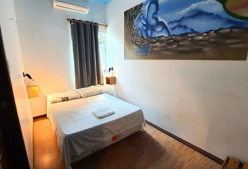 Люкс, Local Hostel Manaus