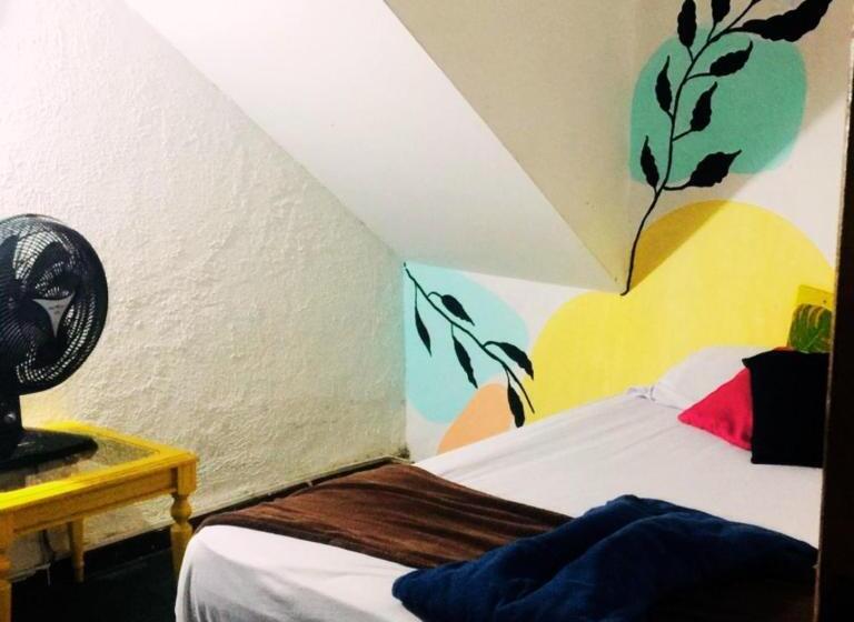 سوییت, Rio Surf House Hostel E Pousada