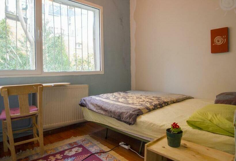 Quarto Estandar Banheiro Compartilhado, Shantihome