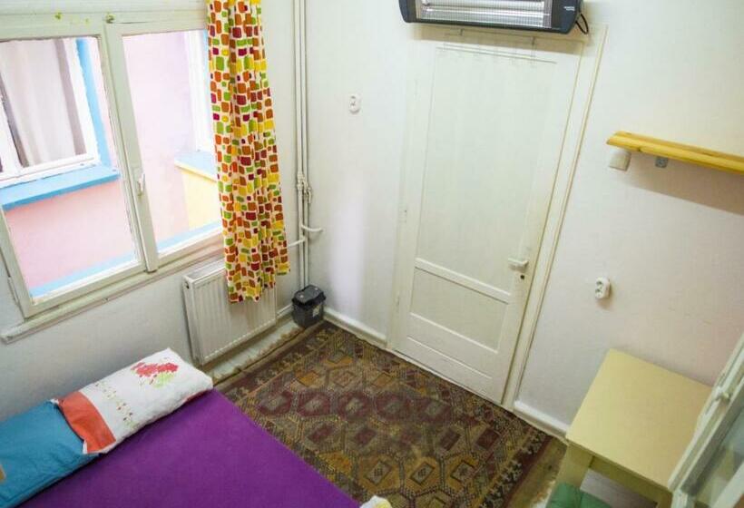Quarto Estandar Banheiro Compartilhado, Shantihome