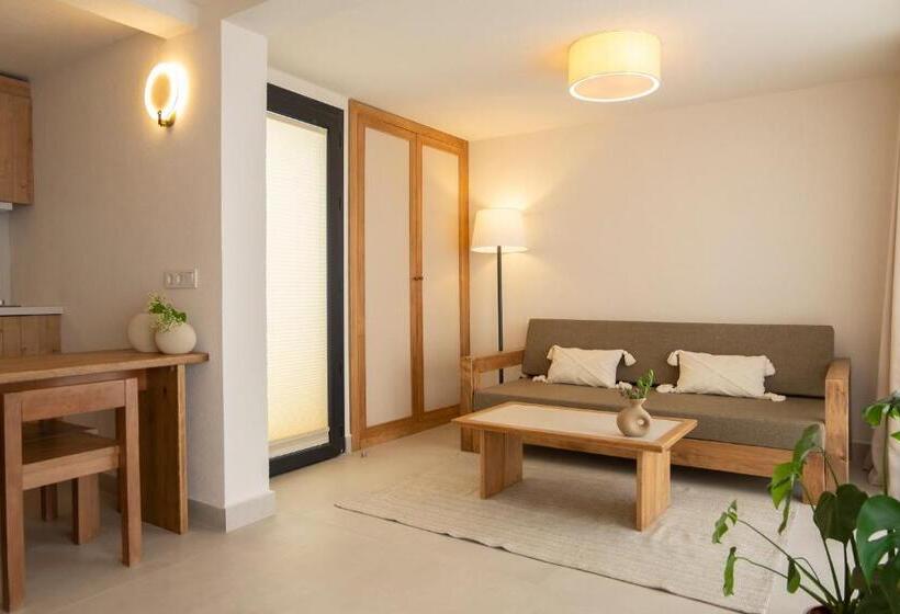 Family Suite, Daphnis