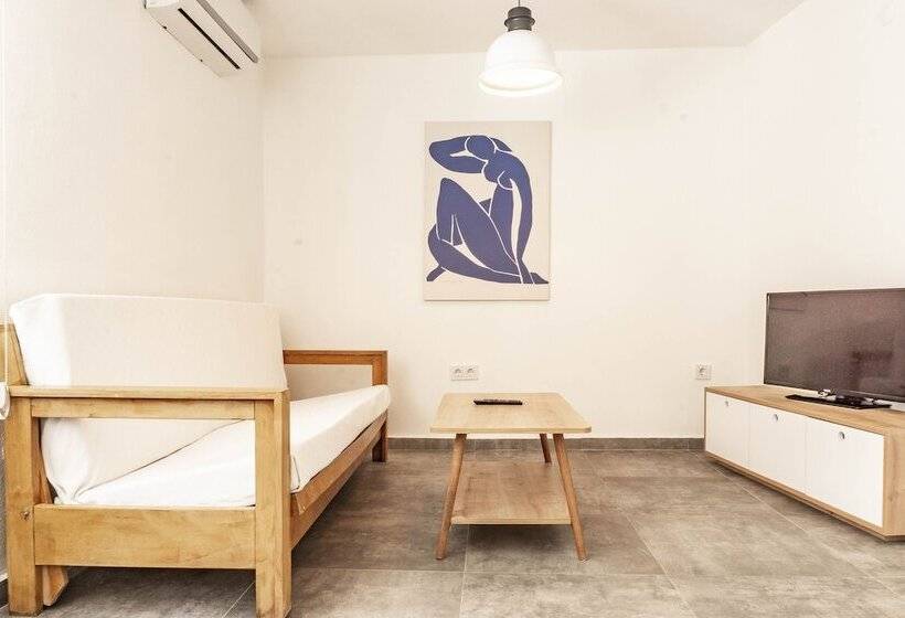 Family Suite, Daphnis