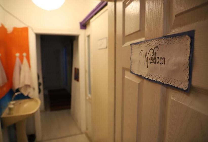 Quarto Estandar Banheiro Compartilhado, Shantihome