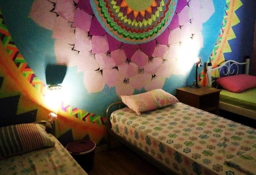 Cama em Quarto Compartilhado, Shantihome