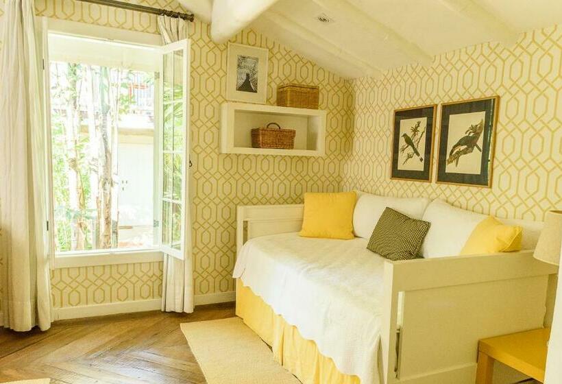 Полулюкс, Tw Guaimbe Exclusive Suites