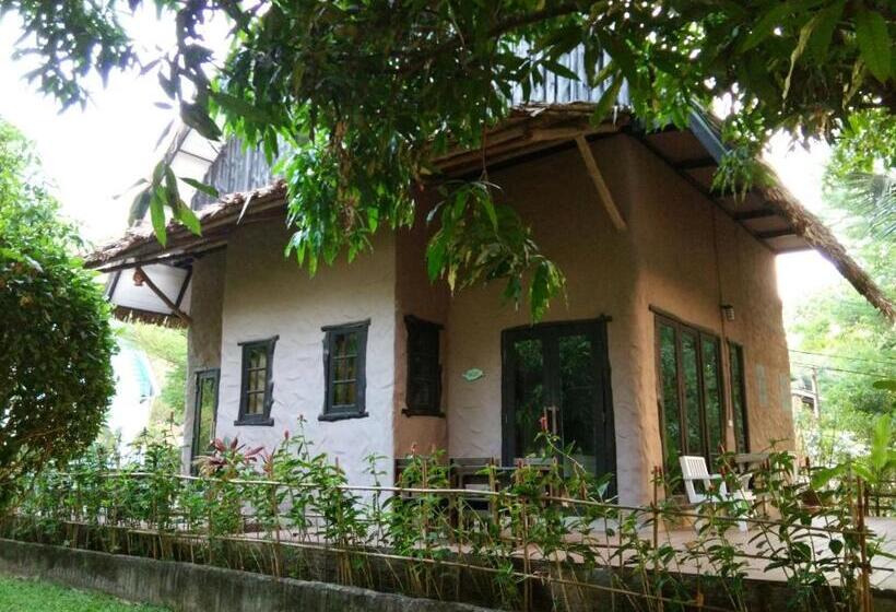 带2个卧室的标准洋房, Baan Pong Tara
