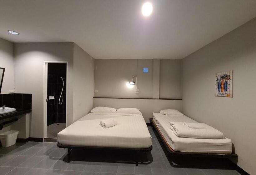 Номер Стандарт Трехместный, The 8 Factory Hotel Phitsanulok