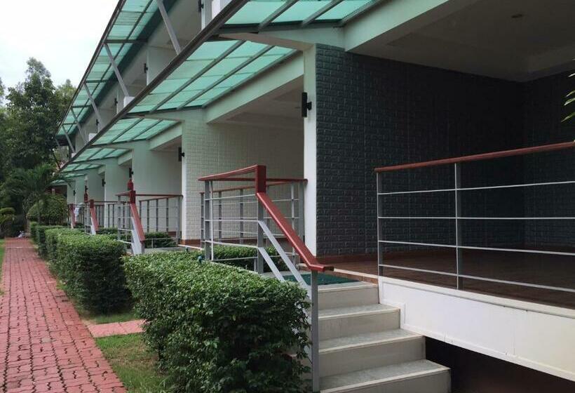 Четырехместный Номер Стандарт, Baan Suan Khun Ta And Golf Resort