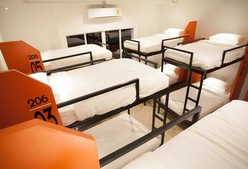 Кровать в Общей Комнате, Mad Monkey Chiang Mai   Hostel