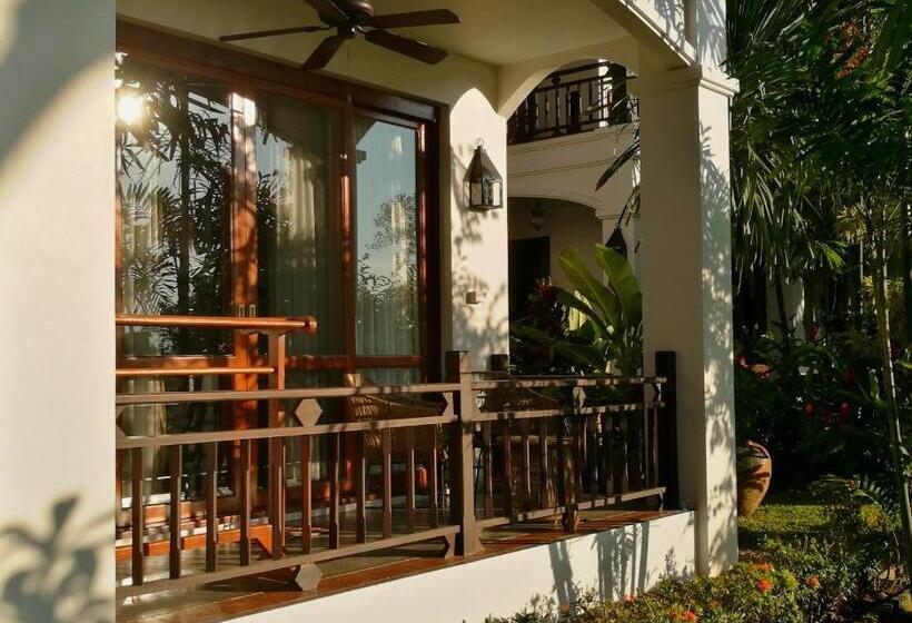 اتاق استاندارد با چشم‌انداز کوهستان, Villa Albizia, Chiang Mai