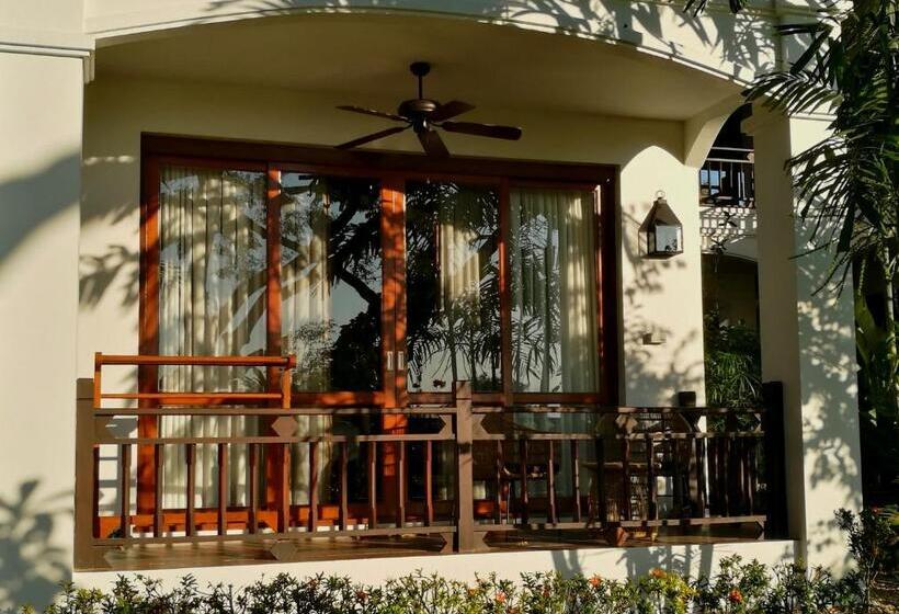 اتاق استاندارد با چشم‌انداز کوهستان, Villa Albizia, Chiang Mai