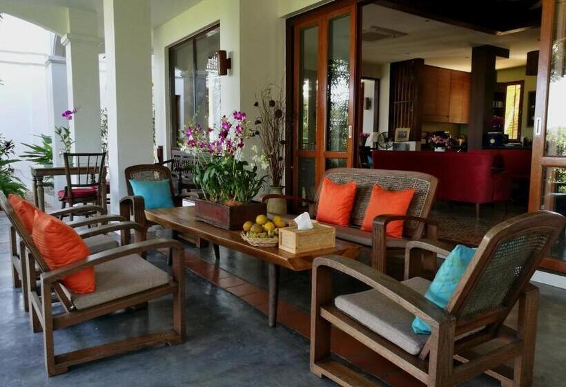 اتاق استاندارد با چشم‌انداز باغ, Villa Albizia, Chiang Mai