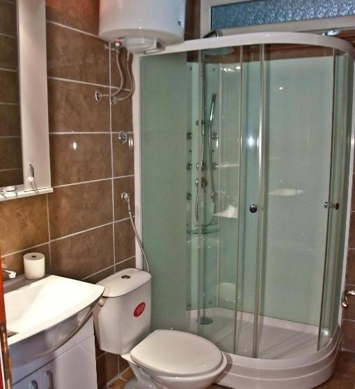 اتاق لوکس, Hostel Otard