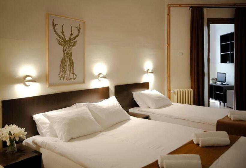 اتاق خانوادگی, Junior