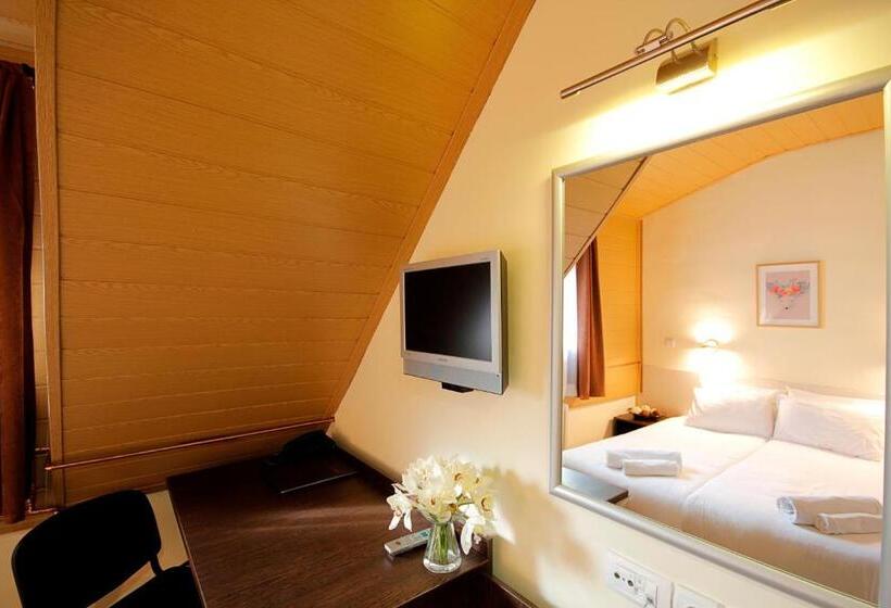 اتاق استاندارد, Junior