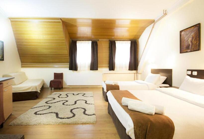 اتاق راحتی, Junior