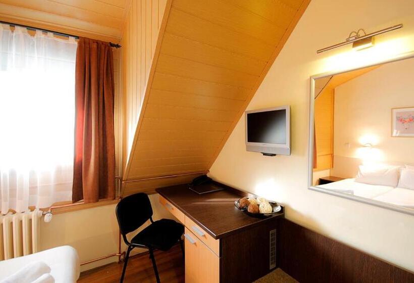 اتاق استاندارد یک نفره, Junior