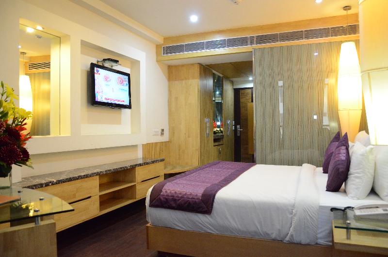اتاق کلاب, Airport Hotel Grand, New Delhi