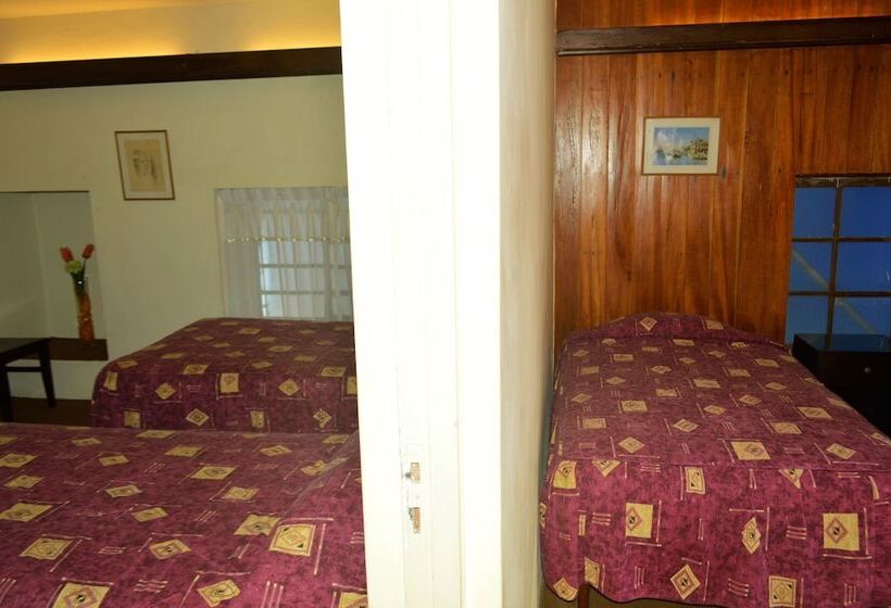 Номер Стандарт Трехместный, Las Mercedes Hostal Residencial