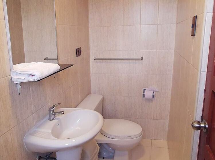 Quarto Triplo Estandar, Casona Quera