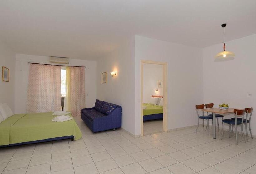Apartamento 1 Dormitório, Costas & Chrysoula